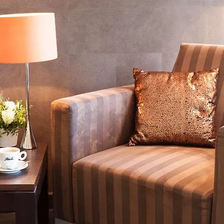 Val-vignes Colmar Haut-koenigsbourg, The Originals Relais Otel 4*