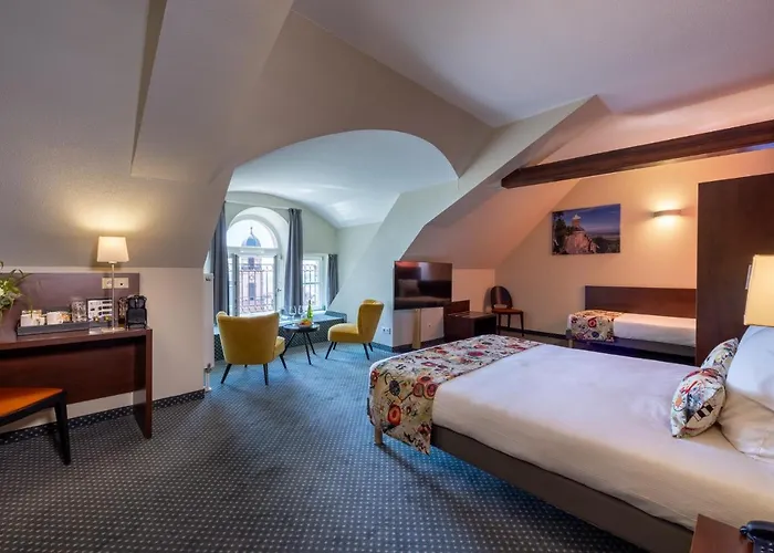 Val-vignes Colmar Haut-koenigsbourg, The Originals Relais Hotel Saint-Hippolyte (Haut-Rhin)